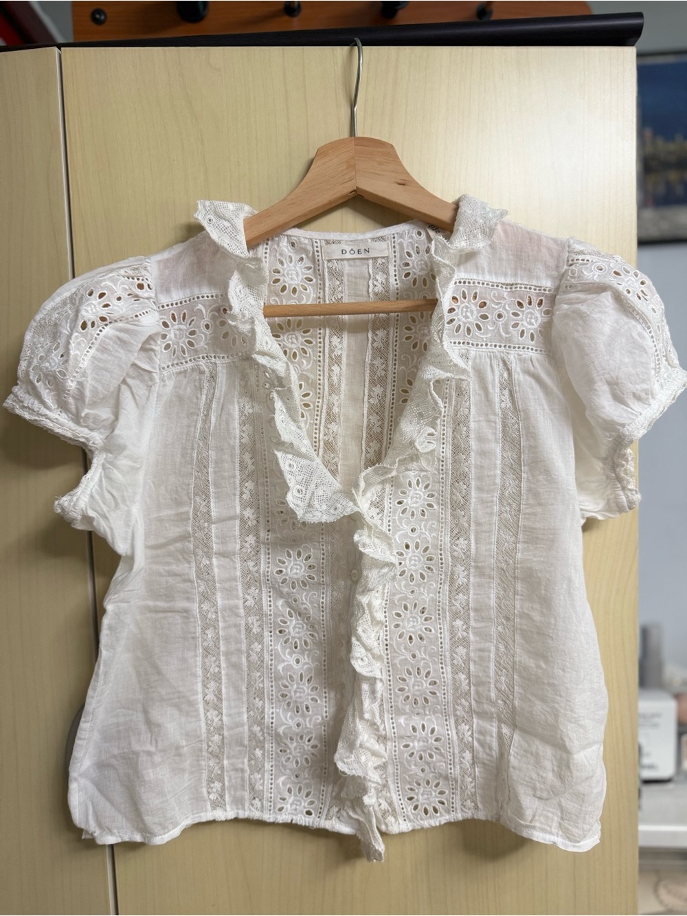 Doen Cream Eyelet Ruffle Short Sleeve Blouse